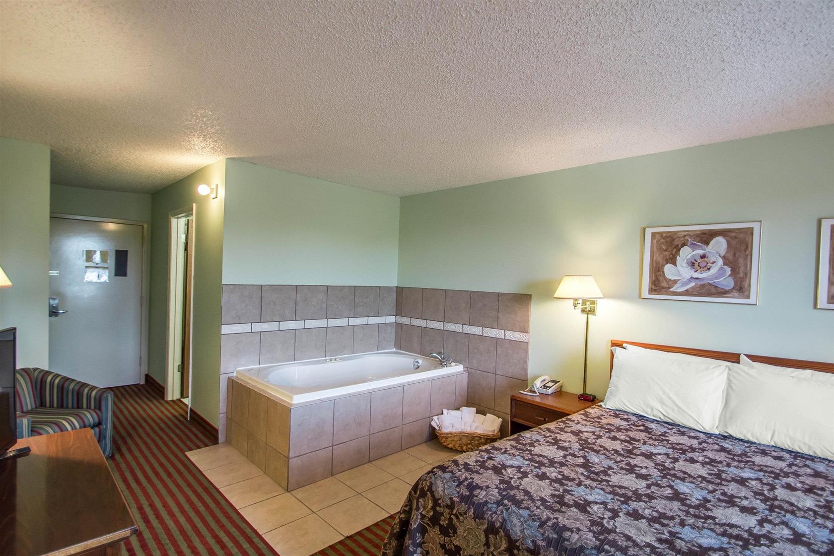 Rodeway Inn Lakeville Bagian luar foto