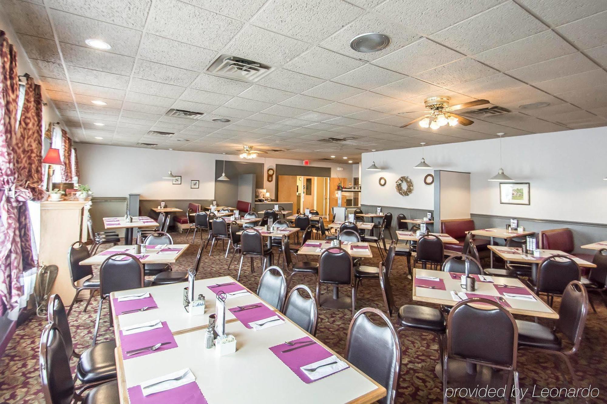 Rodeway Inn Lakeville Bagian luar foto